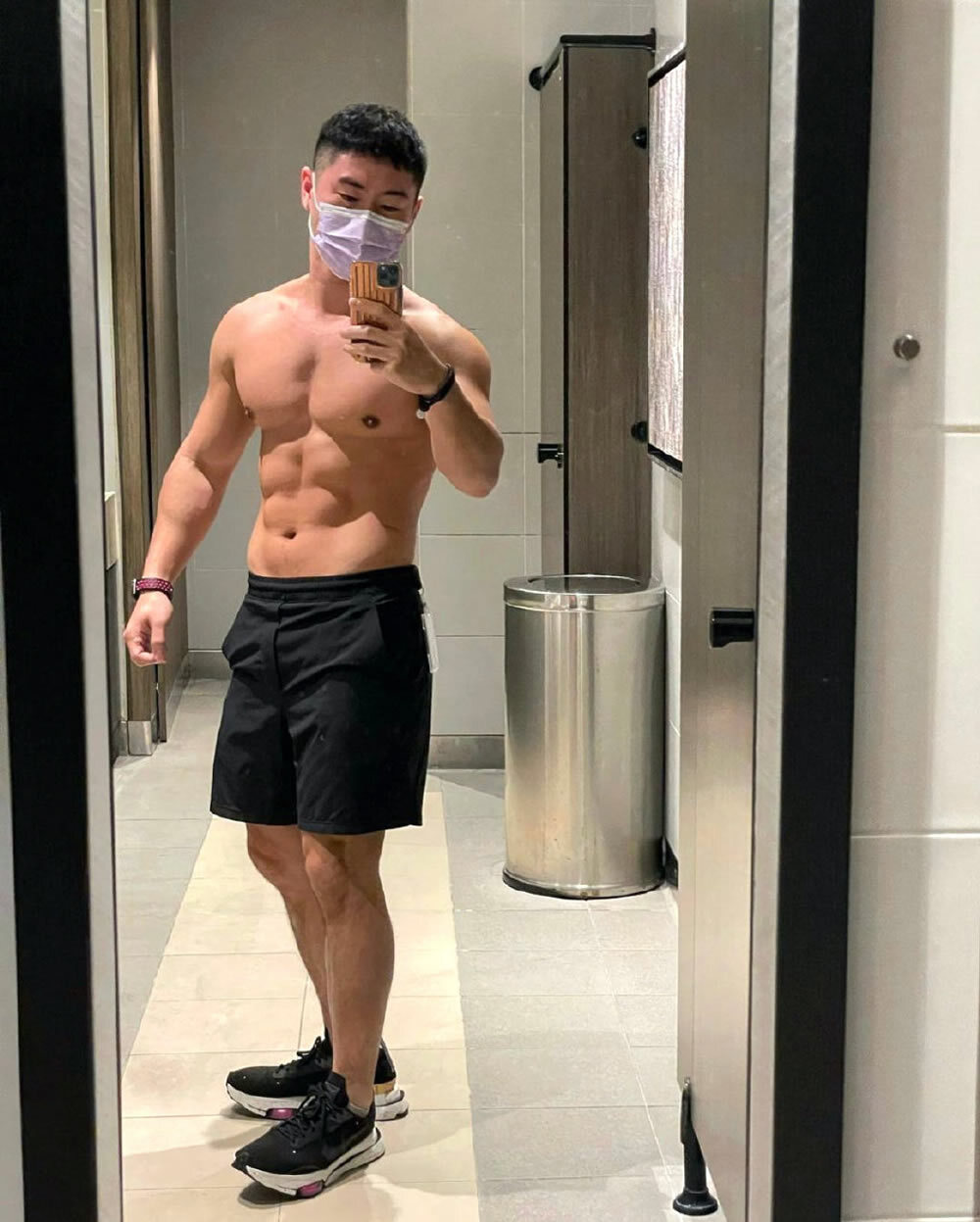 健身肌肉男Eddy Yeung