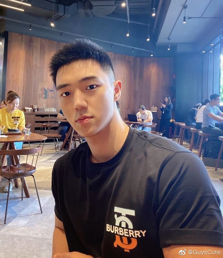 中国肌肉帅哥Henrylynvh