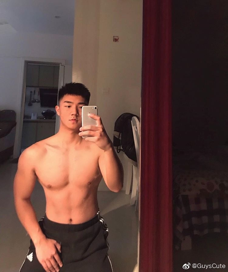 中国肌肉帅哥Henrylynvh