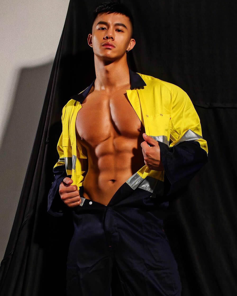 中国肌肉帅哥健身男模伍子豪（Evan）