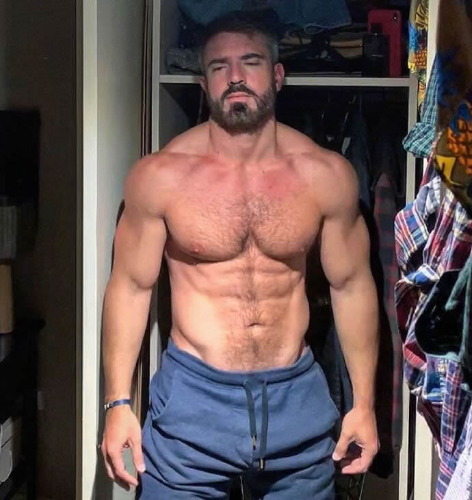 欧美性感肉壮肌肉熟男大叔 胡子壮熊Luciao