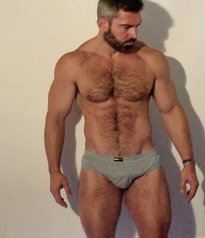 欧美性感肉壮肌肉熟男大叔 胡子壮熊Luciao