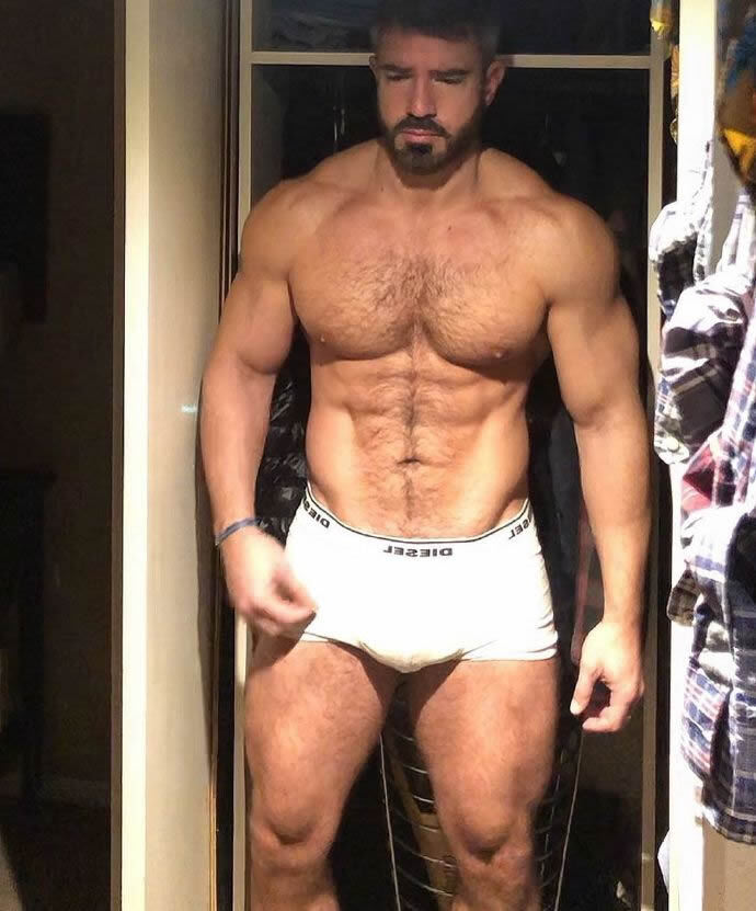 欧美性感肉壮肌肉熟男大叔 胡子壮熊Luciao