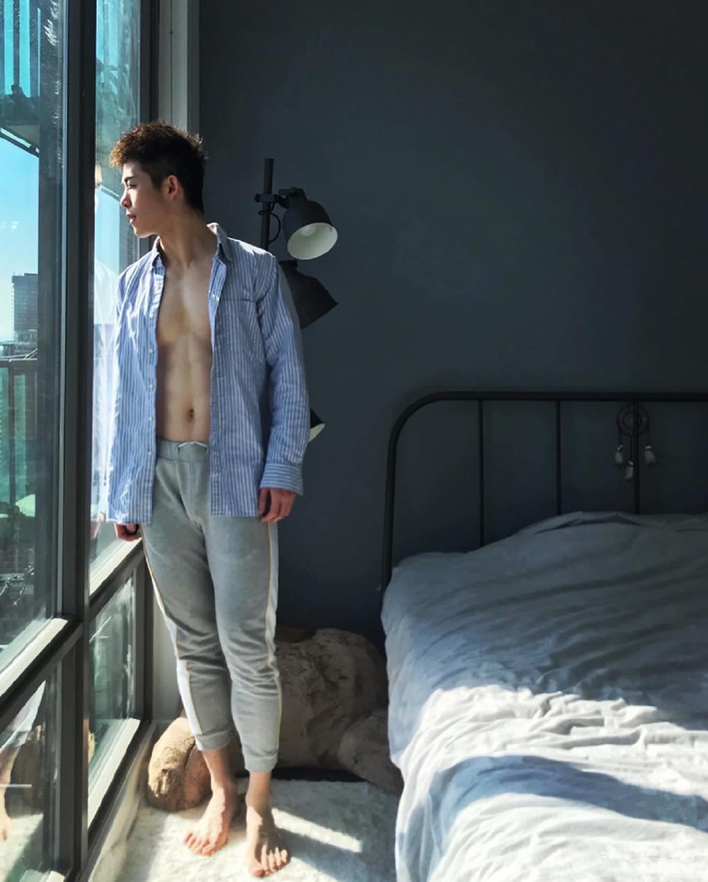 中国国产健身肌肉帅哥苏格拉伯 衬衫肌肉男