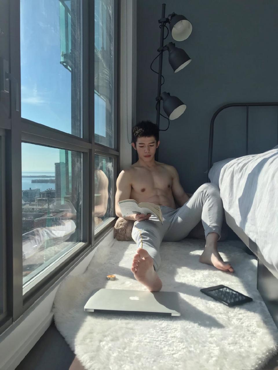 中国国产健身肌肉帅哥苏格拉伯 衬衫肌肉男