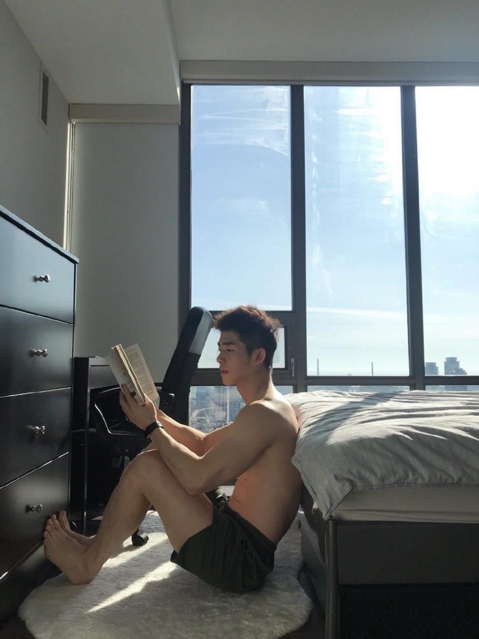中国国产健身肌肉帅哥苏格拉伯 衬衫肌肉男