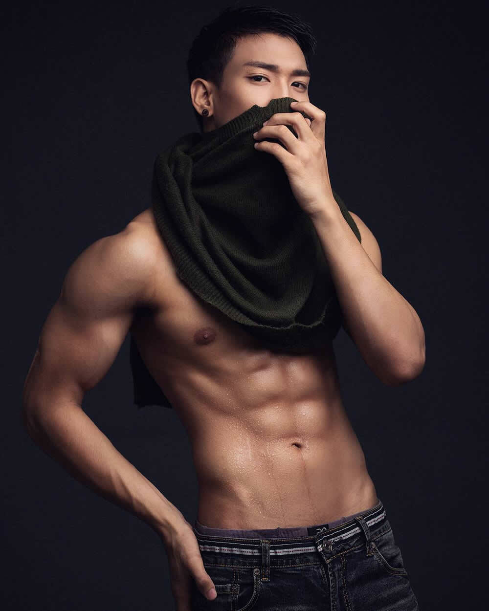 东南亚缅甸文艺肌肉帅哥健身模特Paing Takhon