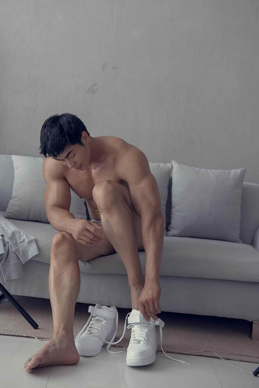 越南网红男模健身肌肉帅哥Le Van Tien