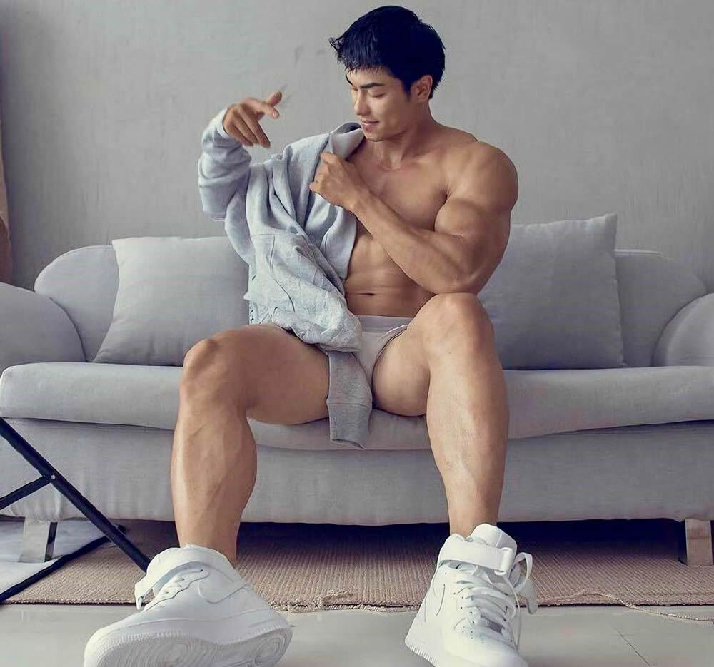 越南网红男模健身肌肉帅哥Le Van Tien