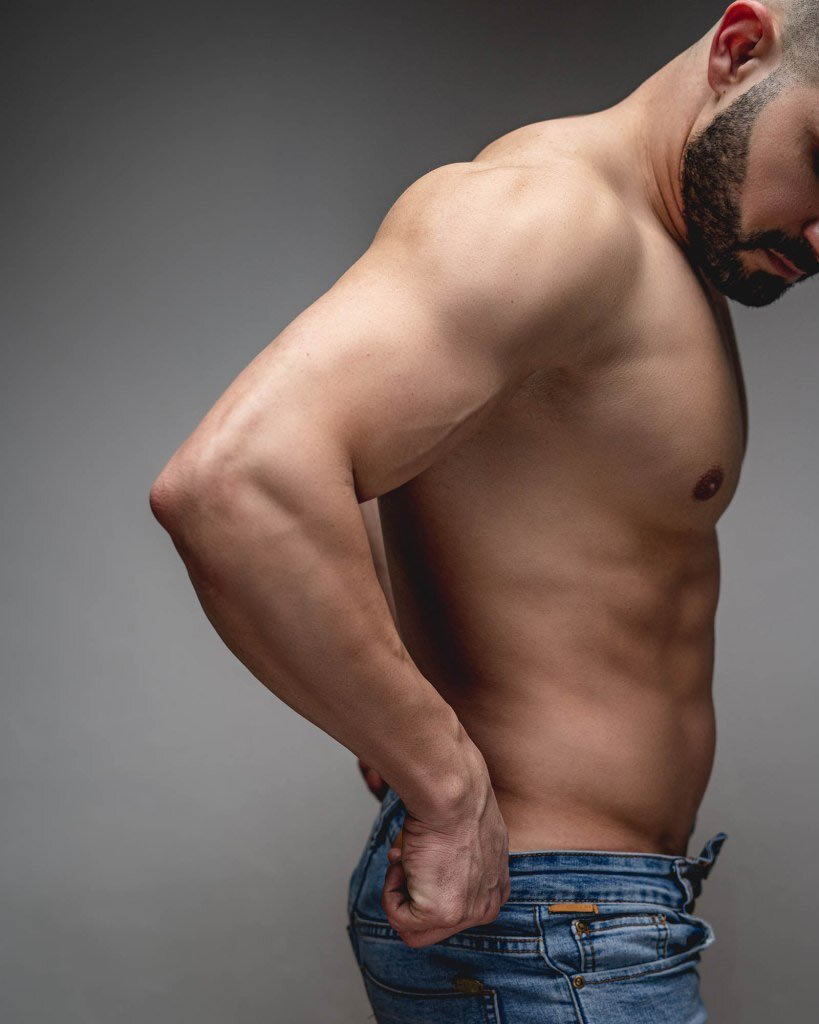 欧美肉壮胡子肌肉帅哥健壮肌肉男模Hamodi