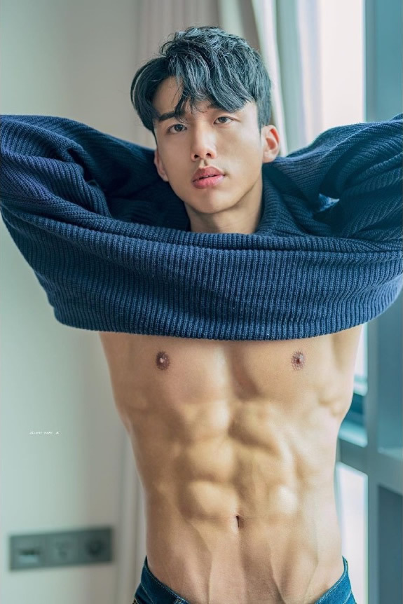 韩国肌肉男模健身模特Shin il