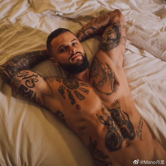 巴西肌肉纹身胡子男模Junior Oliveira