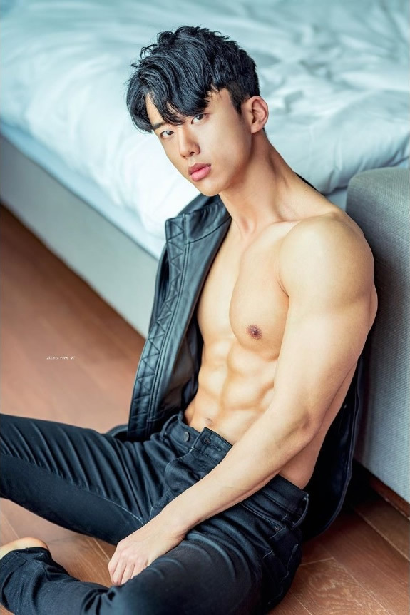 韩国肌肉男模健身模特Shin il