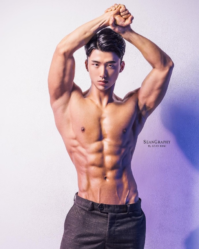 韩国肌肉男模健身模特Shin il