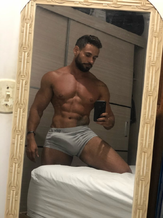健身榜样 超大只的肌肉猛男Romullo Praxes