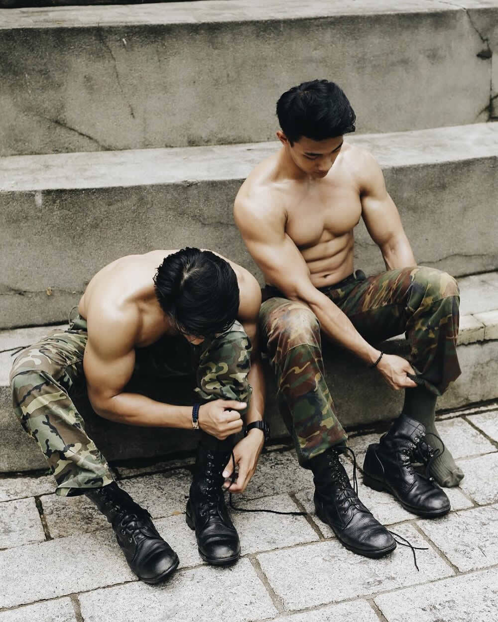 新加坡双胞胎运动员健身肌肉帅哥