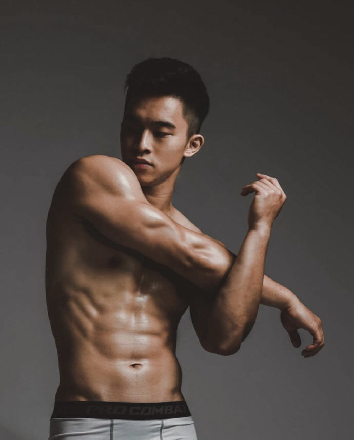 健身教练Tony Kuo柏辰肌肉写真集-大壹博客