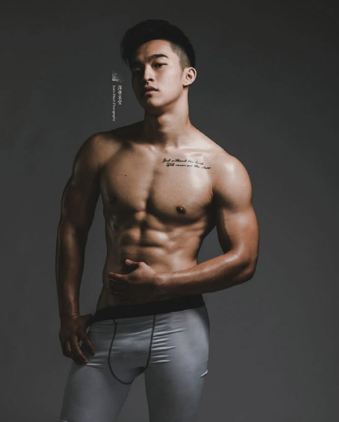 健身教练Tony Kuo柏辰肌肉写真集