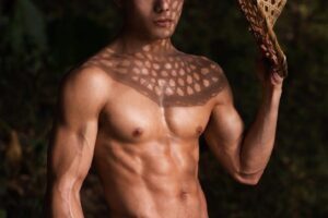 中国肌肉男模雁鸣湖畔拍摄的写真照片-大壹博客