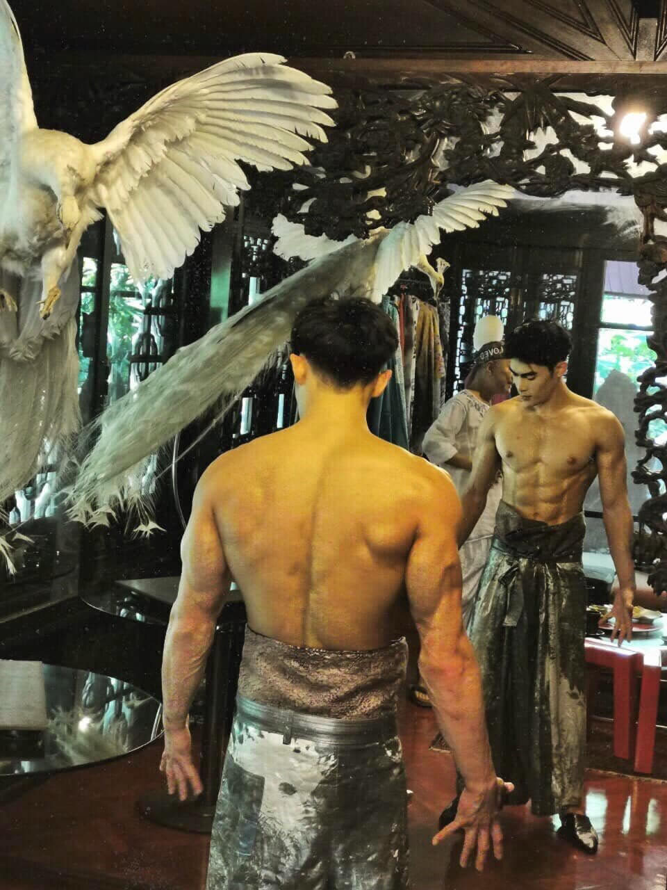 泰国男模兼演员Sun Chayanut肌肉写真