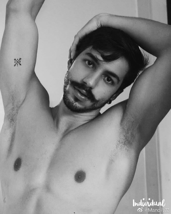 复古小胡子肌肉男模Gabriel Castro