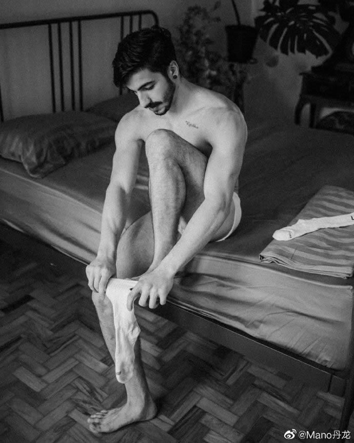 复古小胡子肌肉男模Gabriel Castro