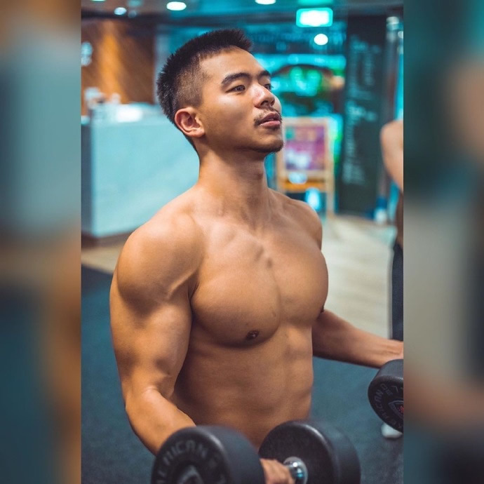 单眼皮可爱肌肉男模肌肉型男Bruce Hey黑皮肤-大壹博客
