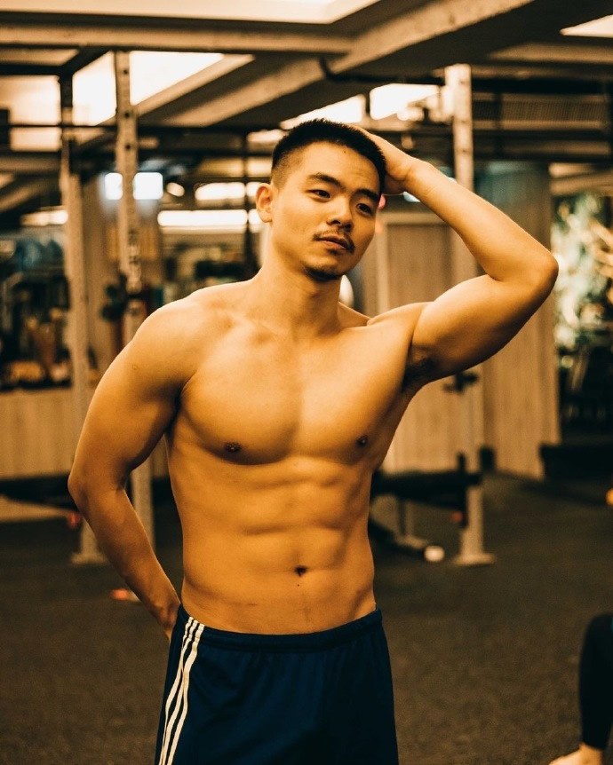 单眼皮可爱肌肉男模肌肉型男Bruce Hey黑皮肤
