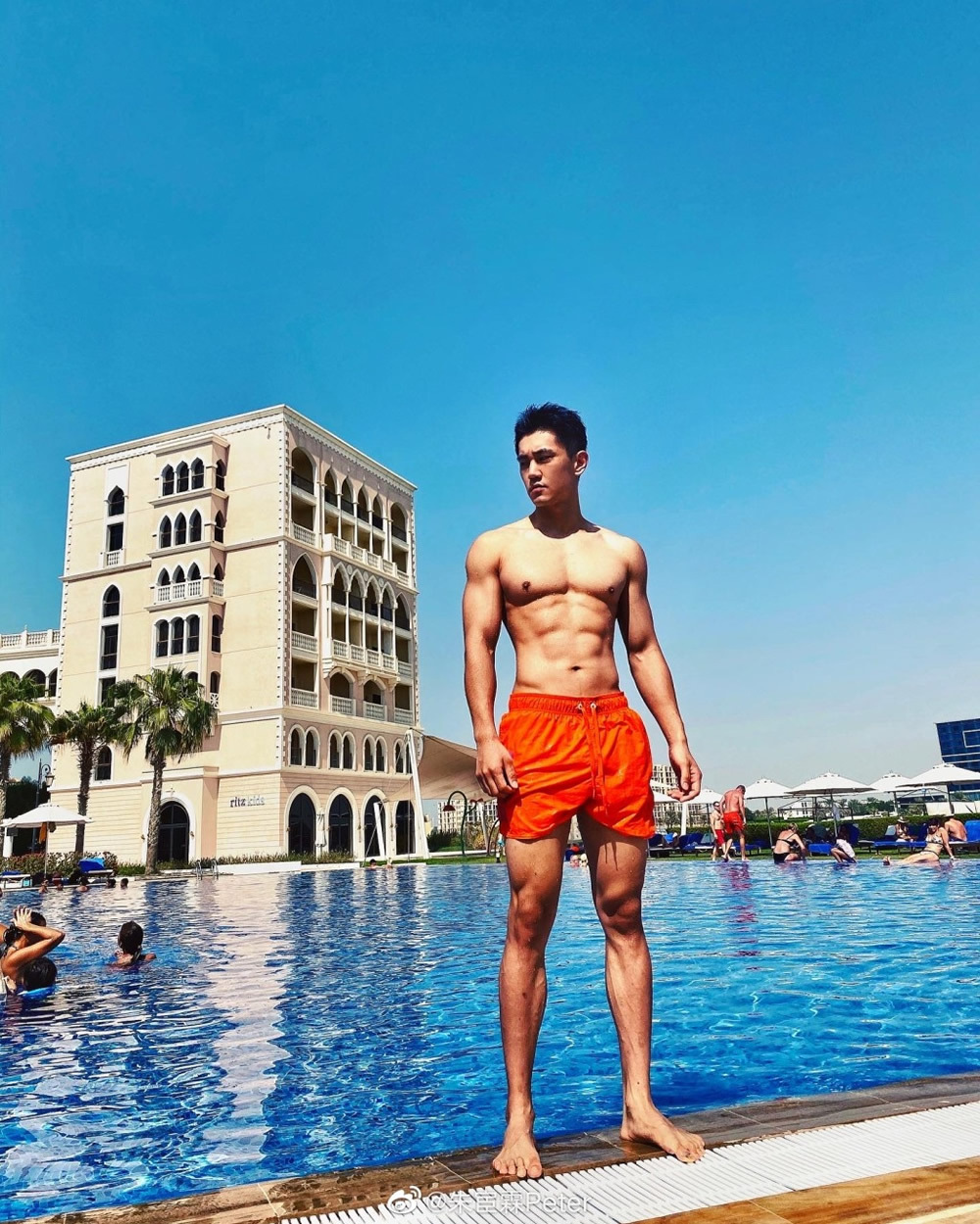 中国国产肌肉网红朱宦霖Peter
