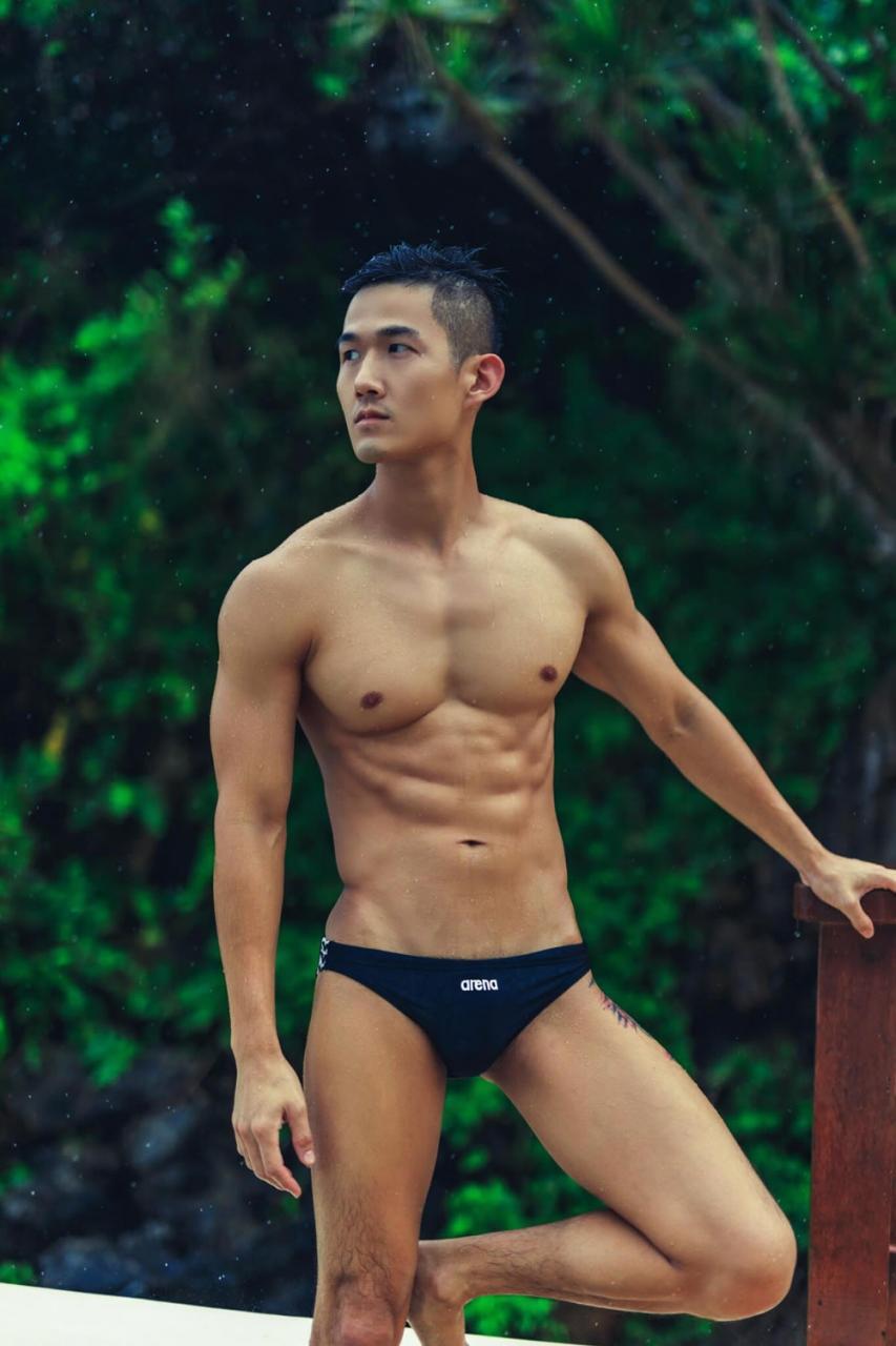 帅气爷们的中国台湾单眼皮肌肉帅哥