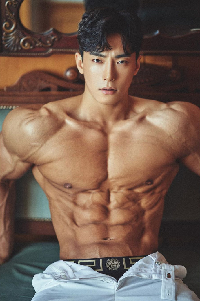 韩国健美肌肉冠军Evan Seong 韩国健美肌肉冠军Evan Seong