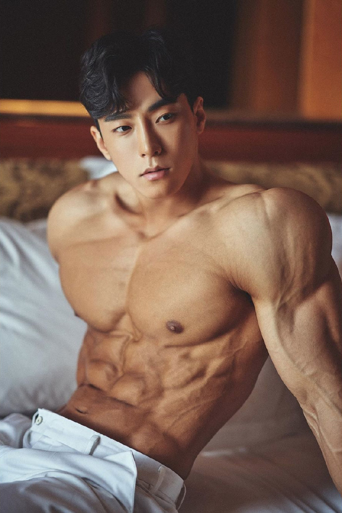 韩国健美肌肉冠军Evan Seong 韩国健美肌肉冠军Evan Seong
