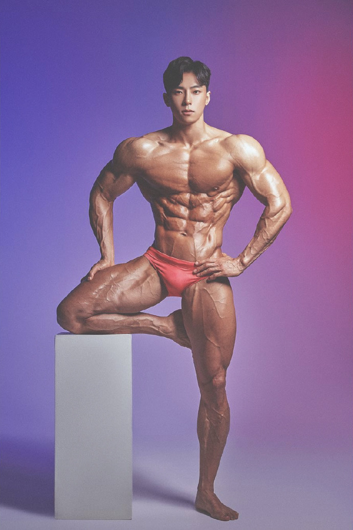 韩国健美肌肉冠军Evan Seong 韩国健美肌肉冠军Evan Seong
