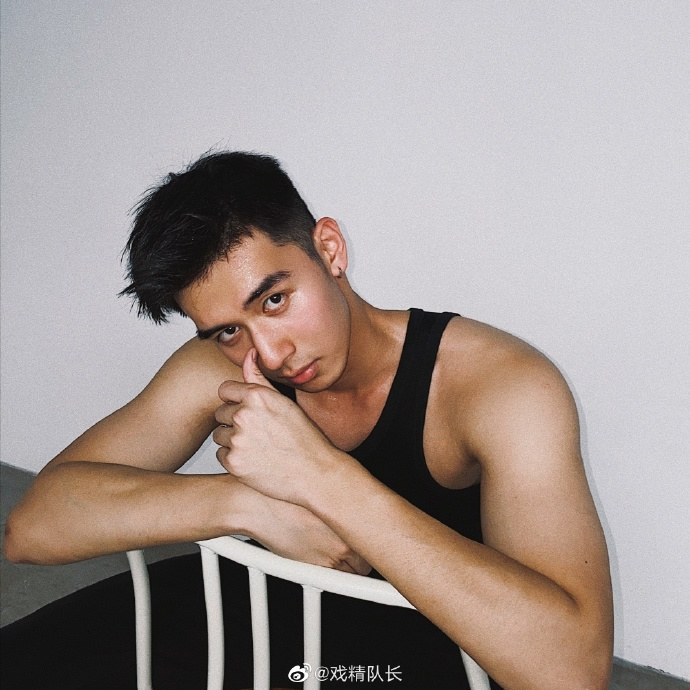中国肌肉小鲜肉许健Alex 腹肌校草