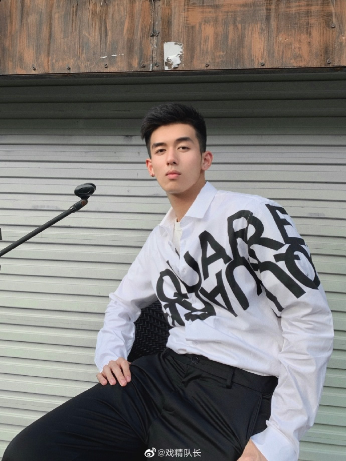 中国肌肉小鲜肉许健Alex 腹肌校草