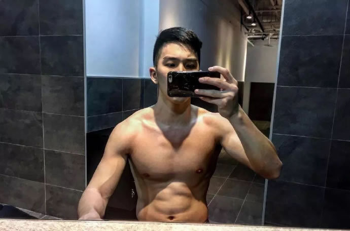 在澳洲寿司店工作的亚裔帅哥肌肉男