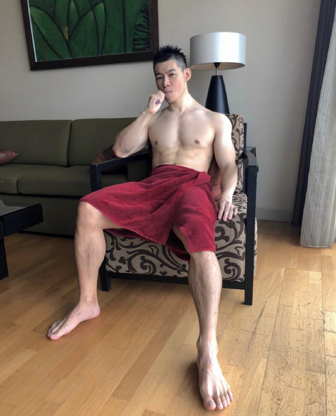 中国台湾肌肉帅哥 来自台北的185的小鲜肉