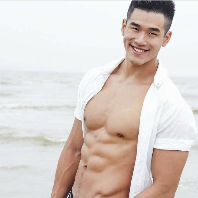 亚裔肌肉男模 Alex Chee