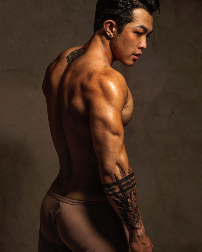 越南肌肉男模肌肉帅哥Jeremy Ph?m