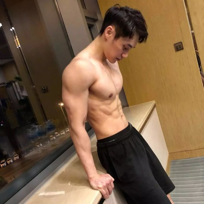 马来西亚国青队队员 肌肉帅哥钟骏胜