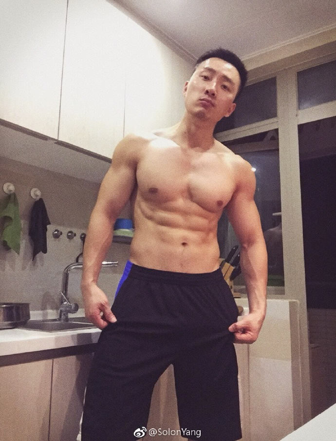 中国湖北肌肉帅哥SolonYang