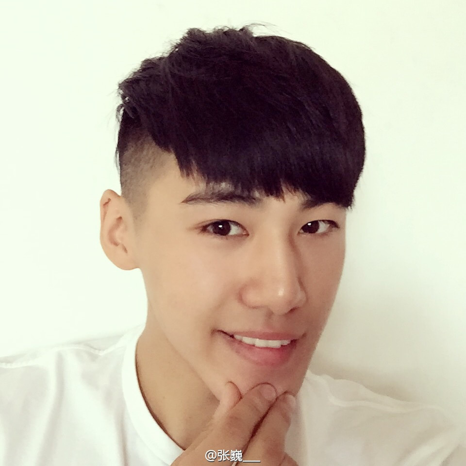 李宁、康比特签约运动员 网络红人张巍