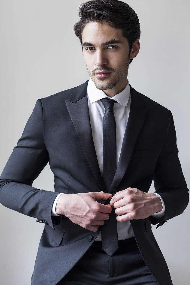雕塑般的肌肉男模健身帅哥Adrian Rafael