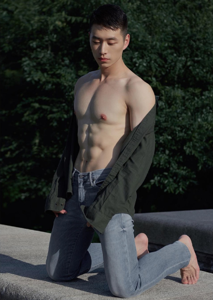 中国肌肉帅哥 92后的日语教师 国产肌肉男