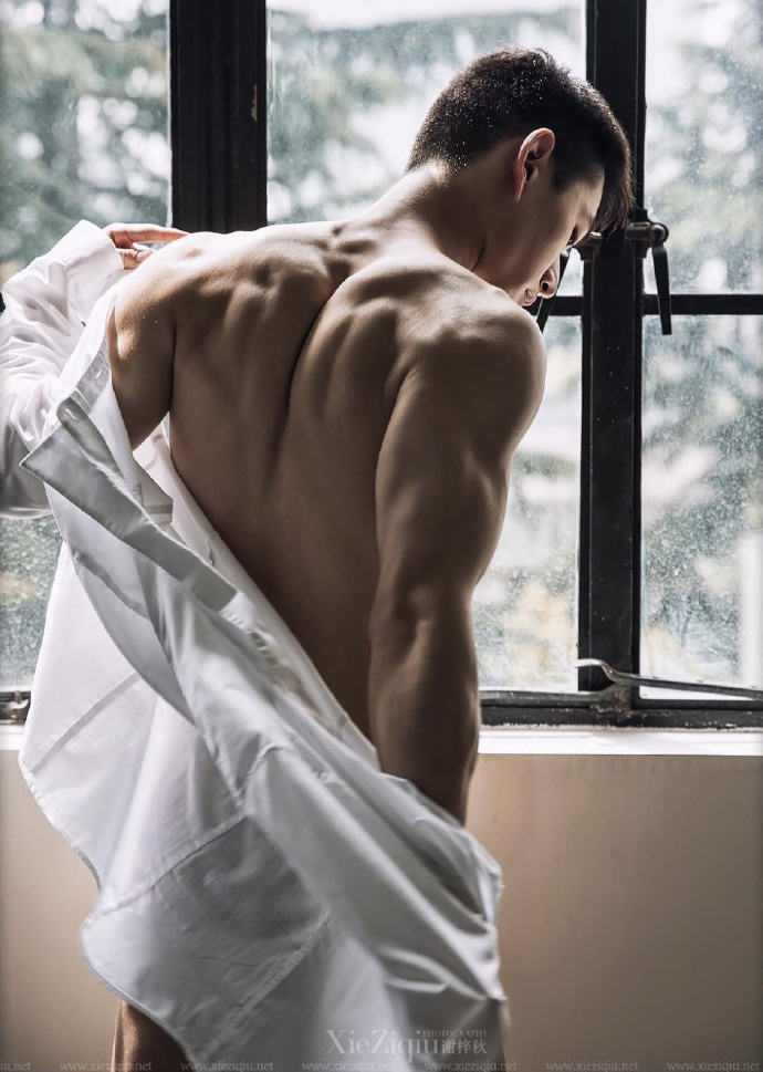 中国肌肉帅哥 92后的日语教师 国产肌肉男
