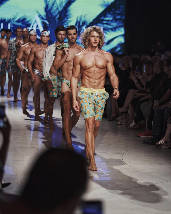 芬兰男模长发肌肉男模Benjamin Ahlblad