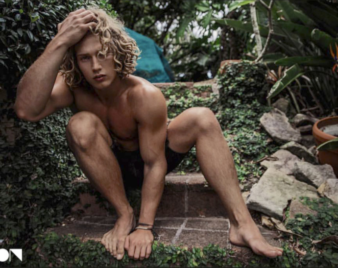 芬兰男模长发肌肉男模Benjamin Ahlblad