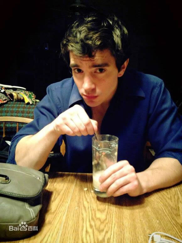 首位出柜乡村音乐男星 村攻Steve Grand