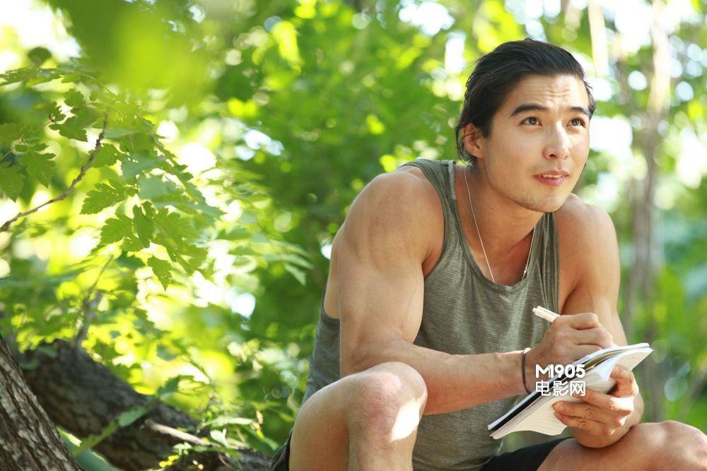 好莱坞华裔肌肉男模林路迪