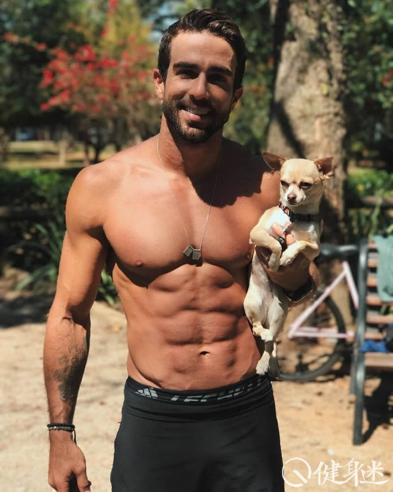 帅气的巴西肌肉男模Erasmo Viana